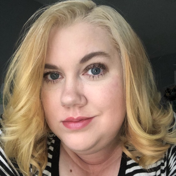 Meet your Posher, Amanda - Picture 8 of 13